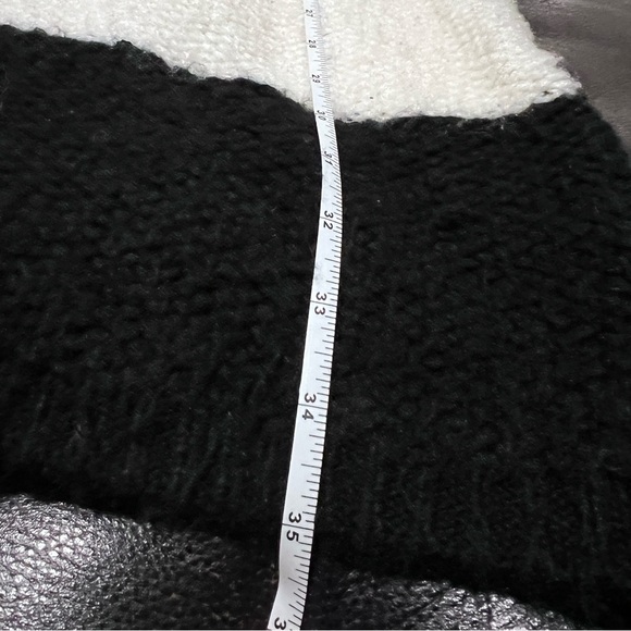 🎁Elle Long Black & White Cardigan - Picture 5 of 5